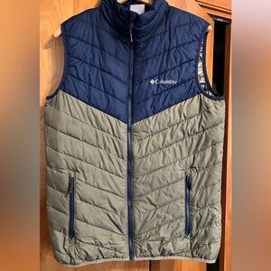 Columbia Puffer Vest Small